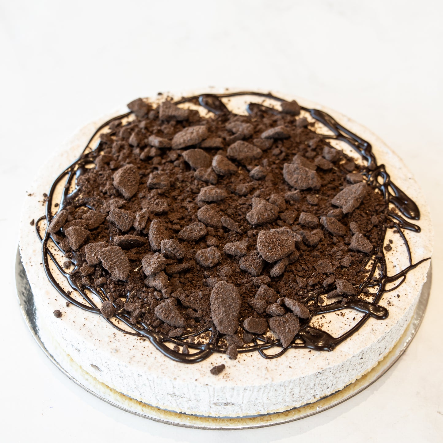 Deluxe Cookies & Cream Cheesecake